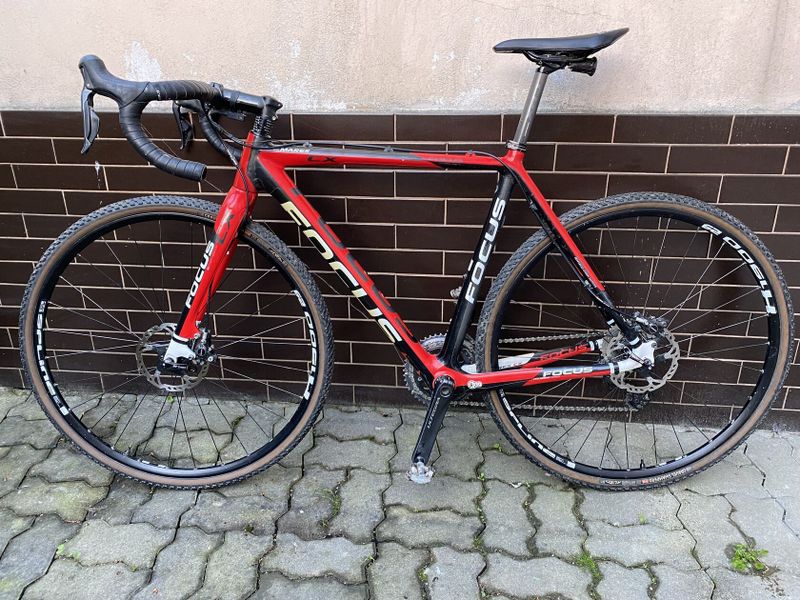 Cyklokros/gravelové kolo Focus Mares CX Disc Di2 elektro-řazení