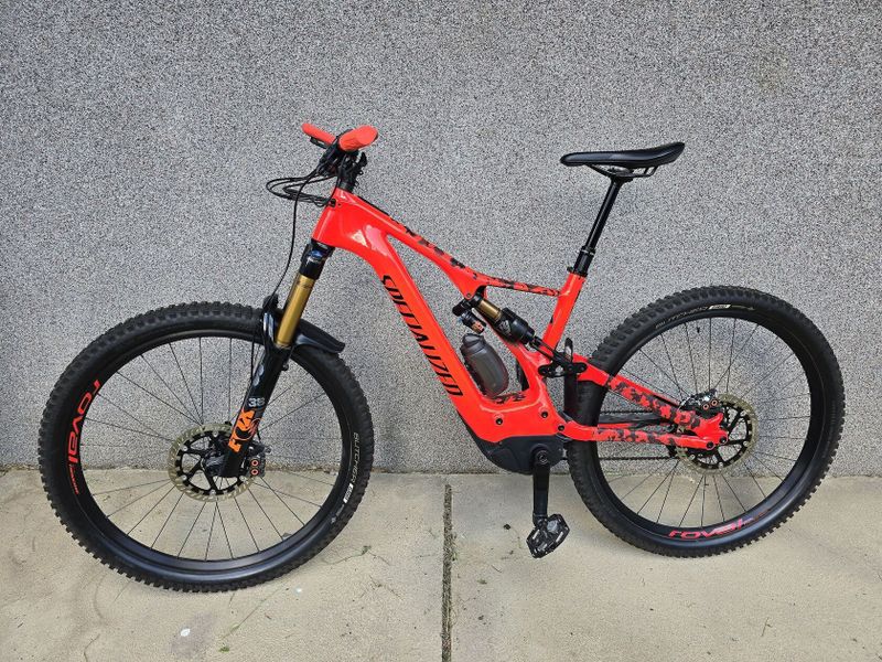 Specialized Levo Comp Carbon TOP stav a výbava!!!