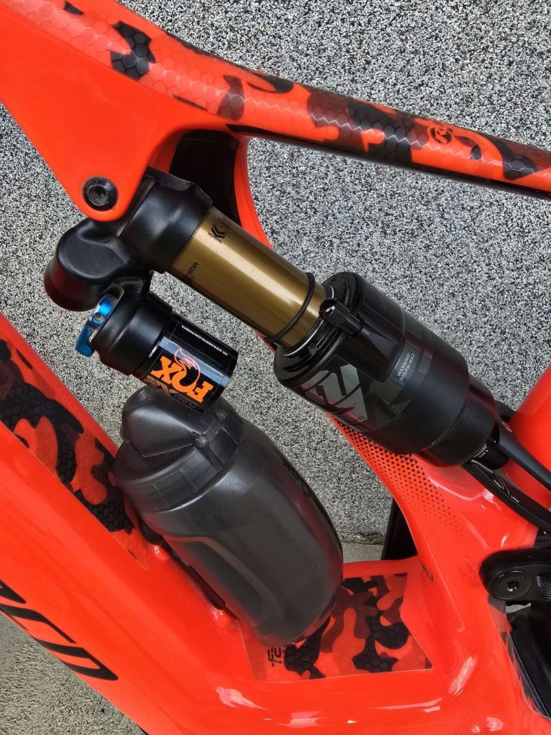 Specialized Levo Comp Carbon TOP stav a výbava!!!