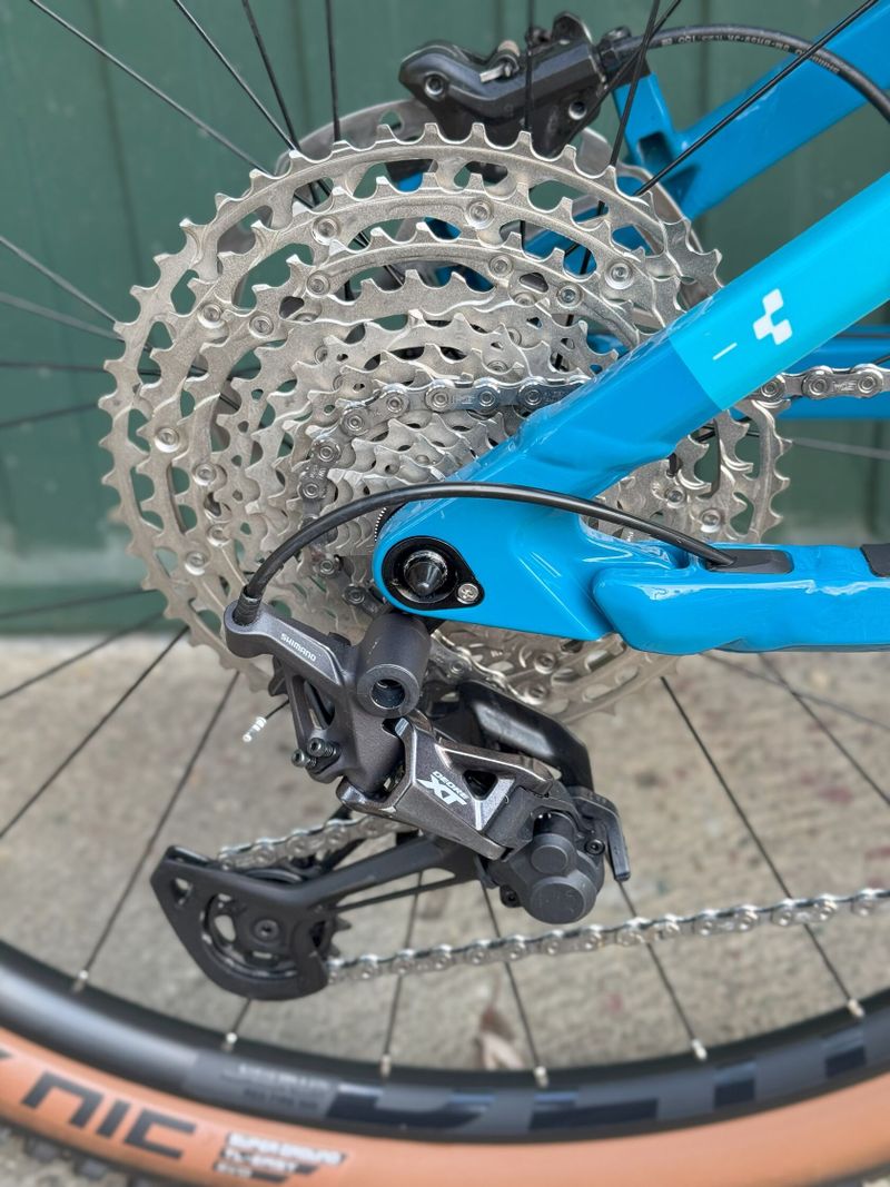 Nové carbonové kolo CUBE STEREO 140 HPC Race 27,5 Ram M