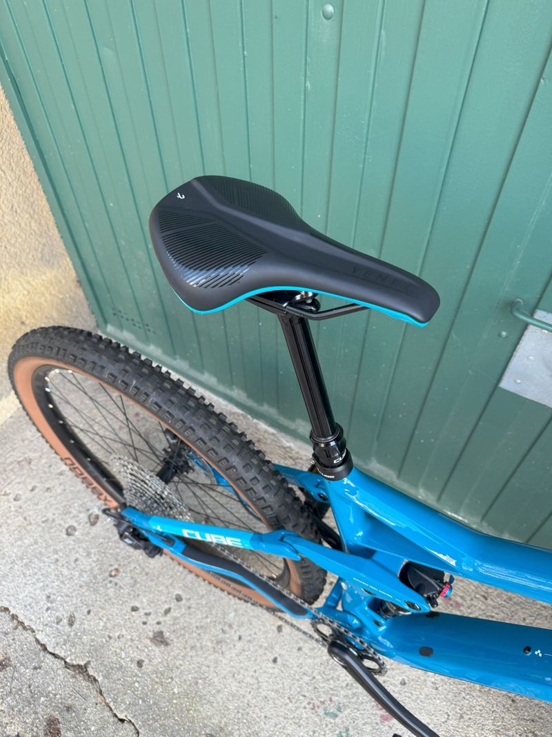 Nové carbonové kolo CUBE STEREO 140 HPC Race 27,5 Ram M