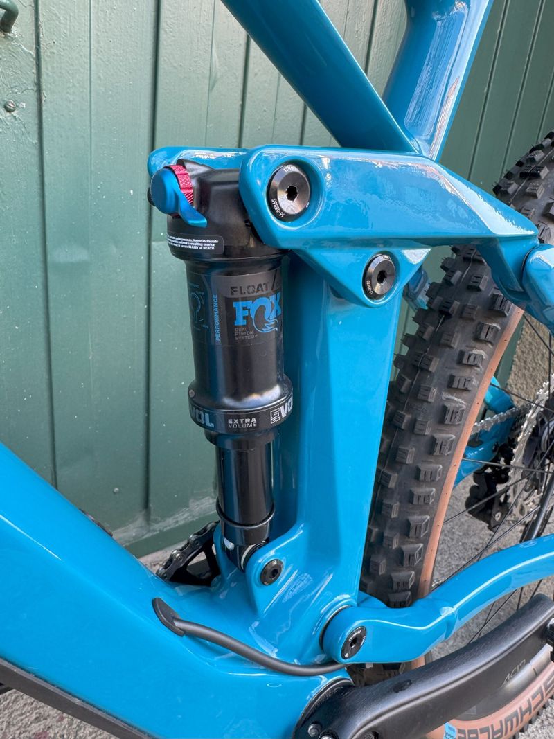 Nové carbonové kolo CUBE STEREO 140 HPC Race 27,5 Ram M