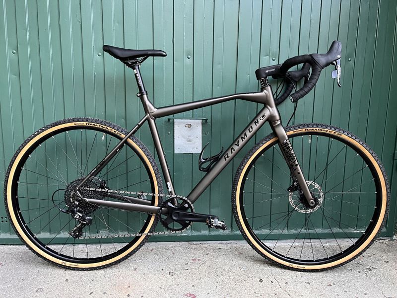 Gravel kolo Raymon ram M TOP STAV