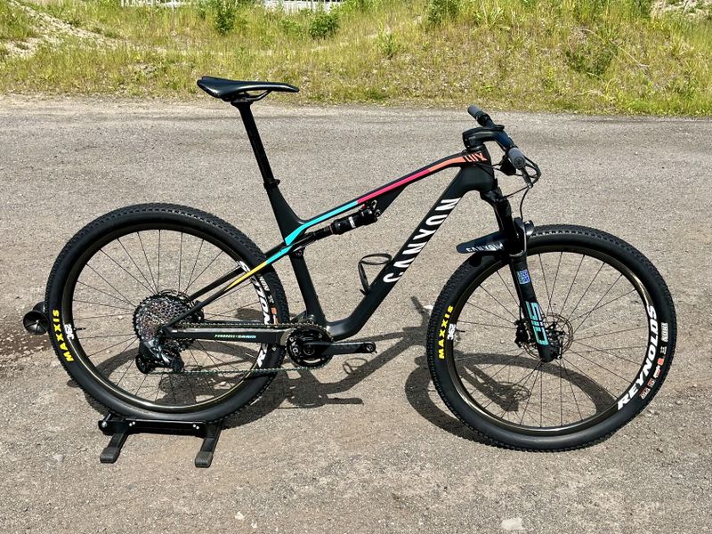 Prodám CANYON LUX CF SL 8 XX1 AXS Quarq