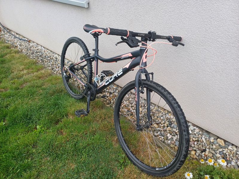 Dětské kolo CORE NIPPER 24 1x8s Black/Pink.