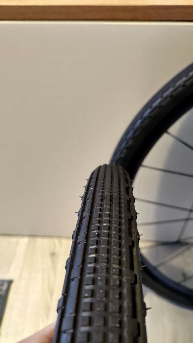 Zapletená gravel kola DT Swiss C 1850 Spline db