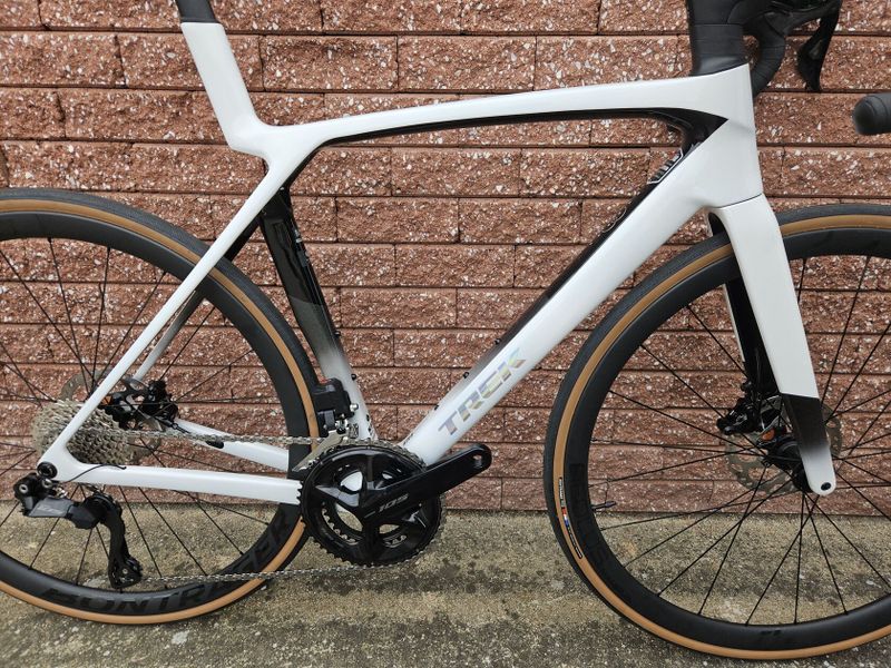 Trek Madone SL 6 Gen 8 , vel M/L 
