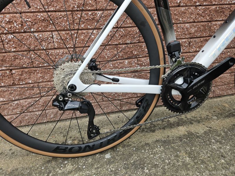 Trek Madone SL 6 Gen 8 , vel M/L 