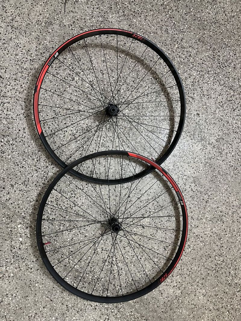 DT Swiss X1825
