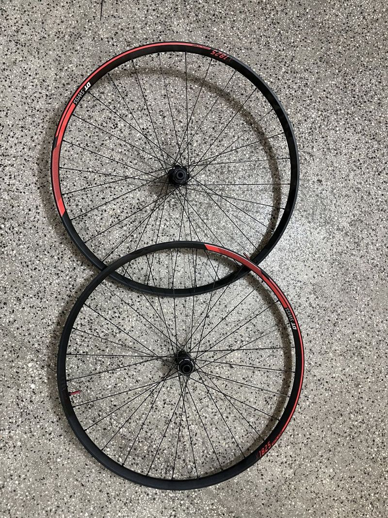 DT Swiss X1825