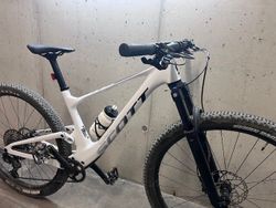 Prodám celoodpružené Horské kolo Scott Spark RC 2024 najeto do 500km neježděné velikost M