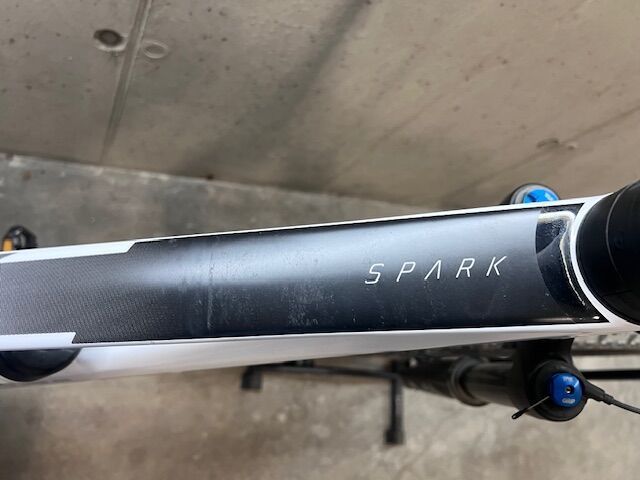 Prodám celoodpružené Horské kolo Scott Spark RC 2024 najeto do 500km neježděné velikost M