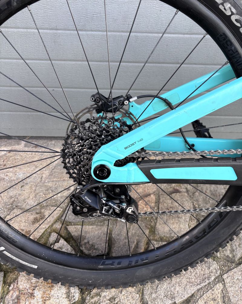 Trek Slash 8 M\L Miami green