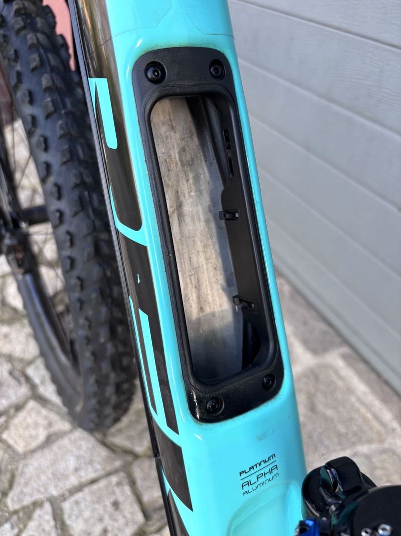 Trek Slash 8 M\L Miami green