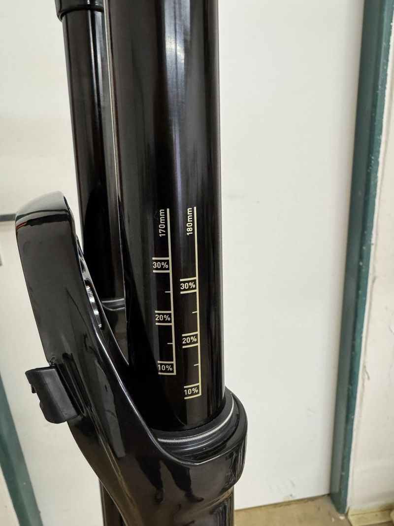 Rockshox lyrik ultimate rc2.1 170mm 29"