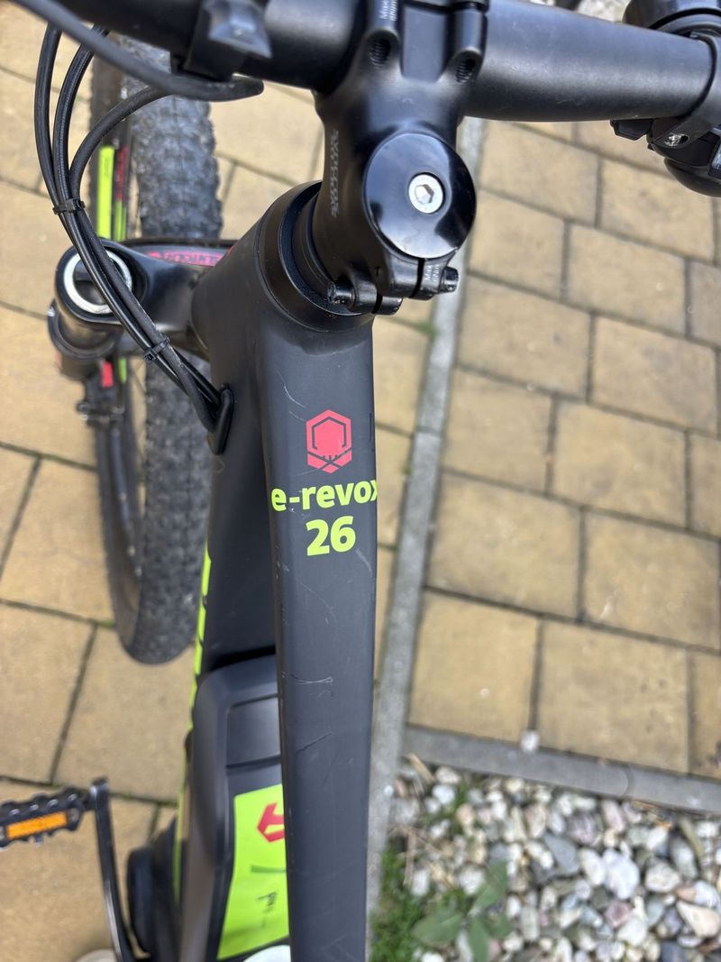 Dětské elektrokolo, top stav, min. ježděno 