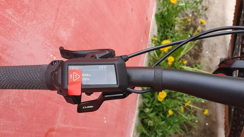 nové CUBE STEREO HYBRID 160 HPC SLX 750