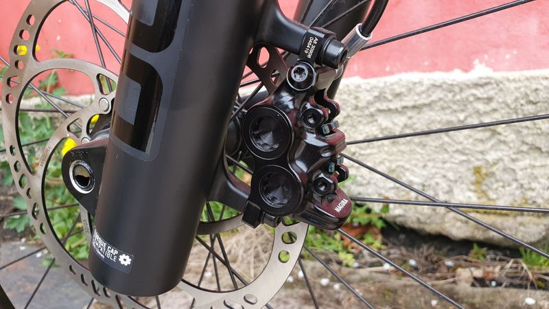 nové CUBE STEREO HYBRID 160 HPC SLX 750