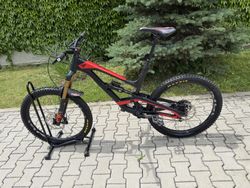 YT Capra, karbon kola, minimální nájezd