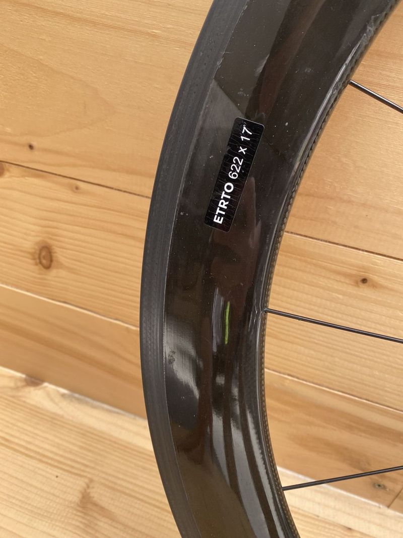 Karbonová kola Roval Rapide CL 60mm - na náhradní díly / dojetí
