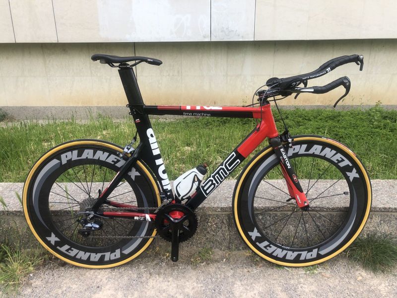 Prodám silniční kolo na časovku a triatlon s vysokými ráfky