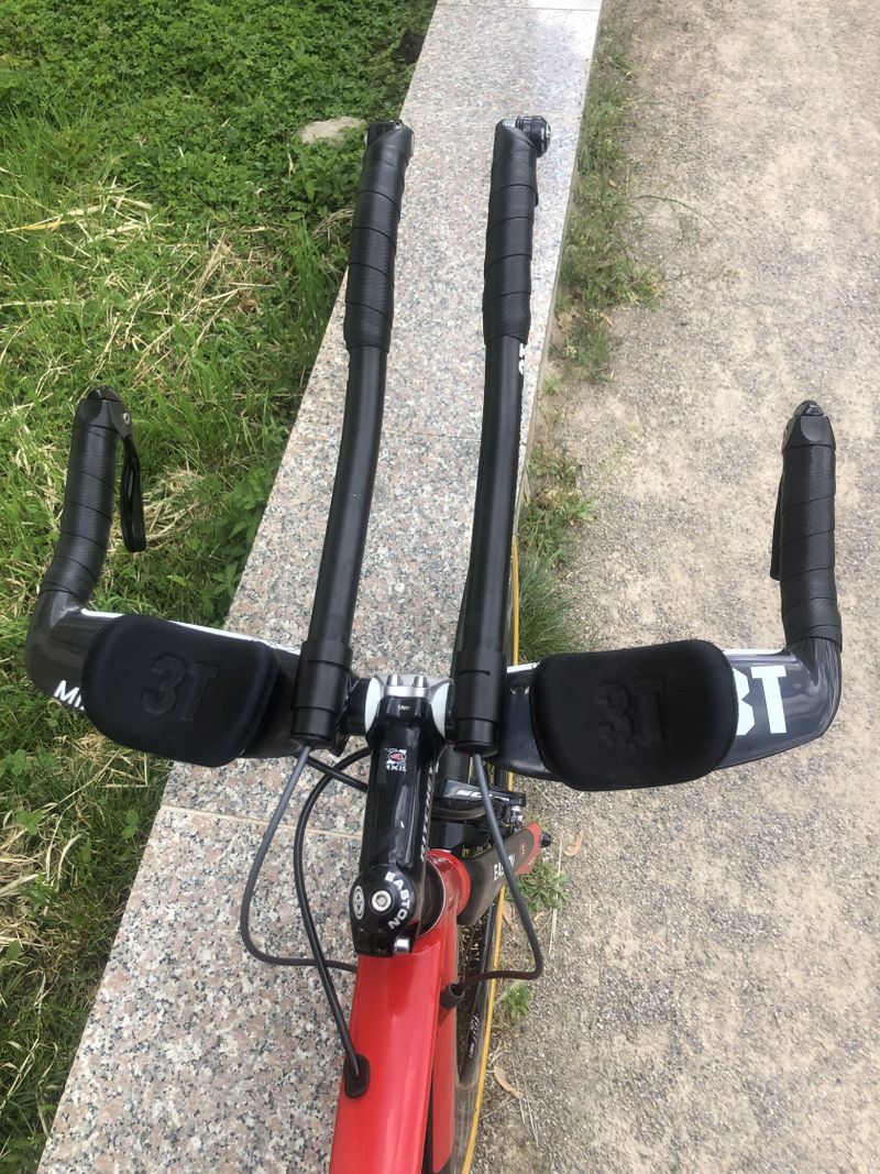 Prodám silniční kolo na časovku a triatlon s vysokými ráfky