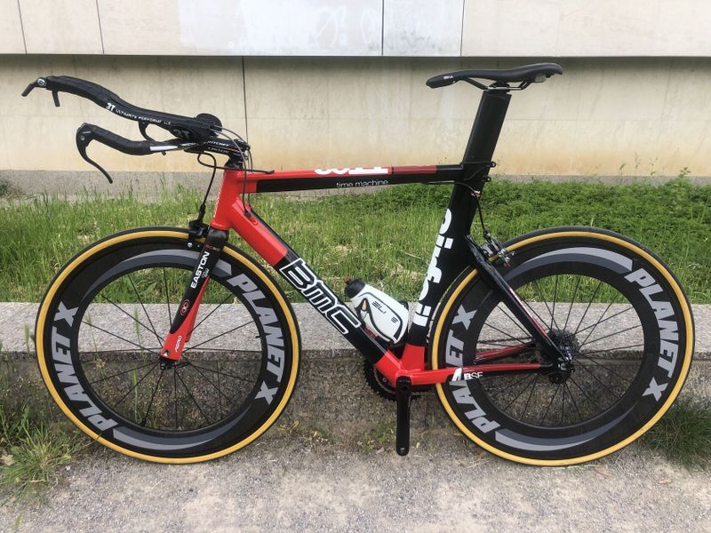 Prodám silniční kolo na časovku a triatlon s vysokými ráfky