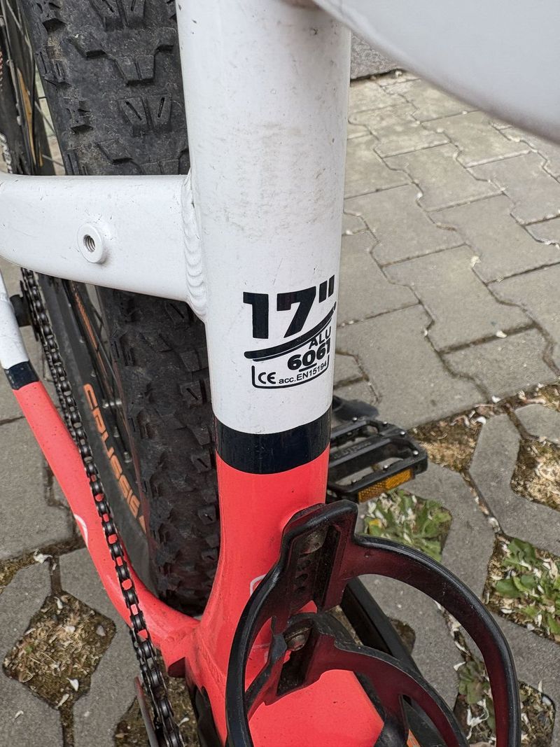 Prodám dámské elektrokolo Crussis E-guera 7.7