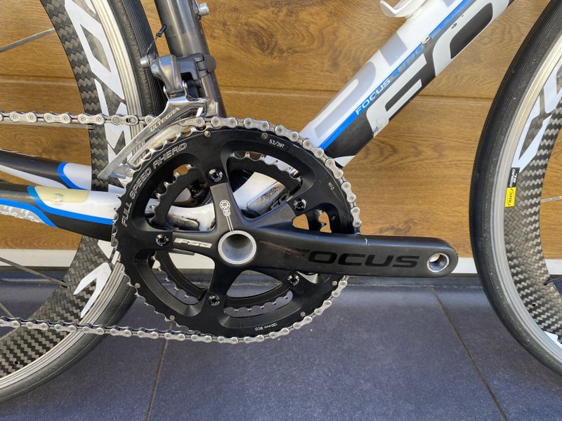 🔥🔥🔥 Focus Cayo vel. M, Shimano Ultegra, Mavic Cosmic, doprava ZDARMA + roční záruka na rám 🤝🤝