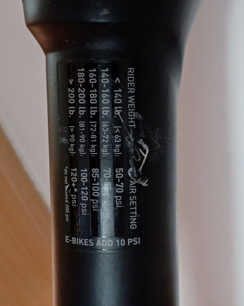 Vzduchová vidlice Rockshox RECON 