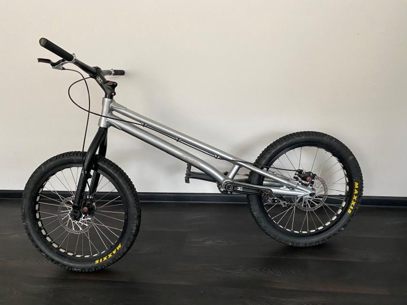 Trialové kolo ECHO 20" Kid