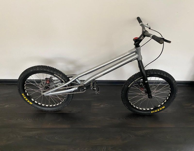 Trialové kolo ECHO 20" Kid