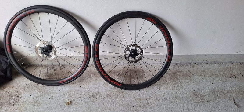 Závodní galusková kola Spinolo 30mm carbon