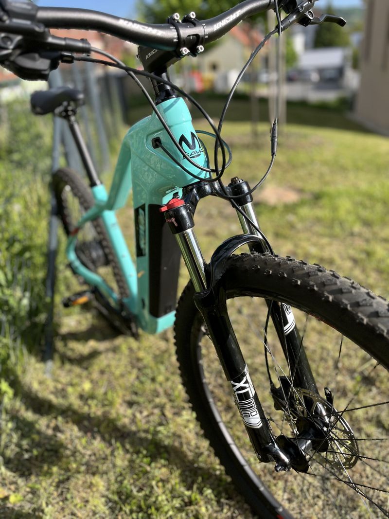 Jako NOVÉ elektroMTB SAVA 27.5” DECK 9.0 velikost “M”
