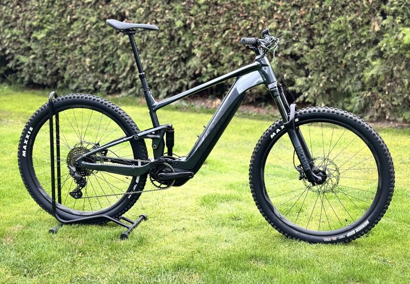 Giant Stance E+ 1, najeto 10km, vel. XL