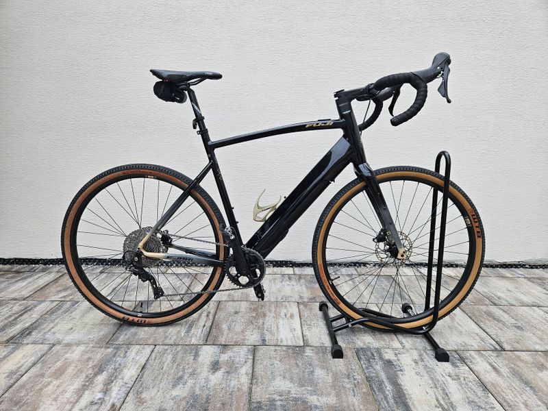 Elektro Gravel FUJI E-JARI, vel. XL, motor FAZUA Ride 50 Evation (55Nm, 250Wh)
