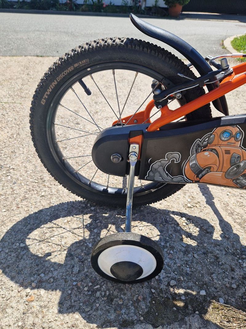 BTWIN 500 Robot 16"