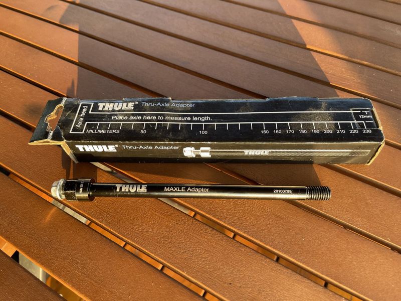 Prodám pevnou osu Thule Maxle (12 x 1.75)