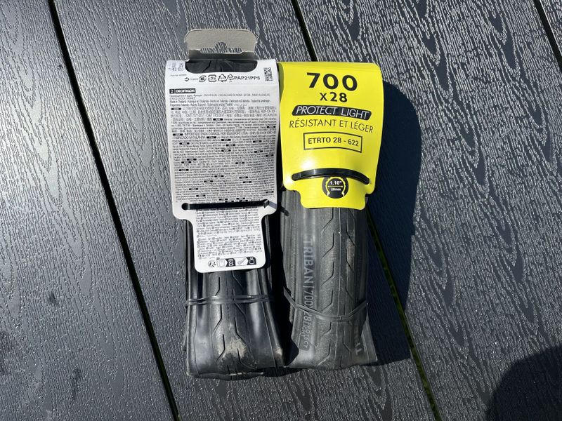 2* Plášť Triban Protect Light 700*28