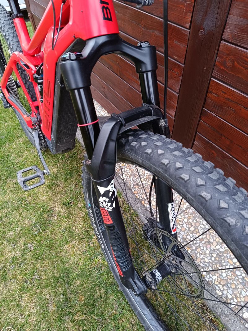 KARBONOVÉ ELEKTROKOLO BMC SPEEDFOX AMP TWO - vel. M