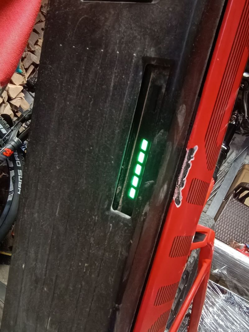 KARBONOVÉ ELEKTROKOLO BMC SPEEDFOX AMP TWO - vel. M