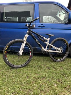 Slopestyle dirt kolo rose the jester 26 fox 32 