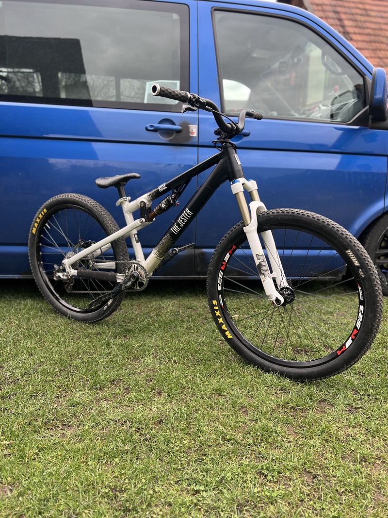 Slopestyle dirt kolo rose the jester 26 fox 32 