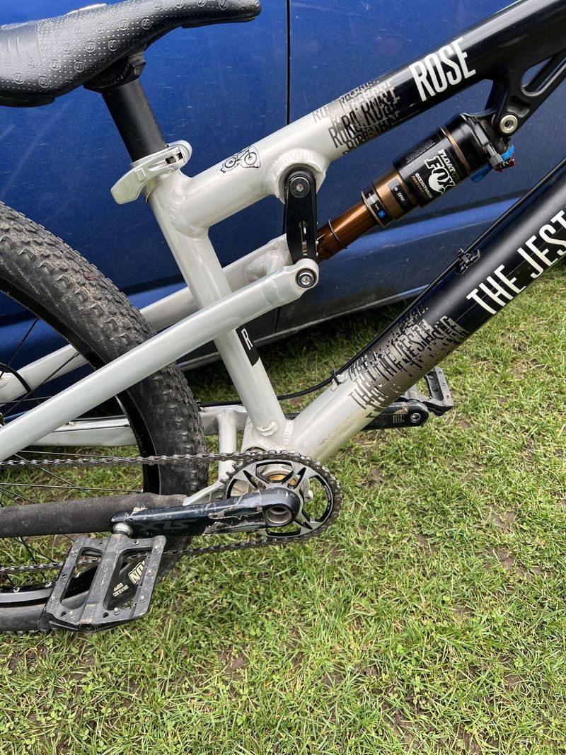 Slopestyle dirt kolo rose the jester 26 fox 32 