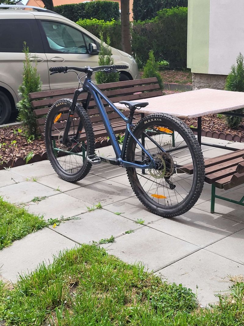 Giant Fathom 2 2022 - Skvělý stav, bežně jeto