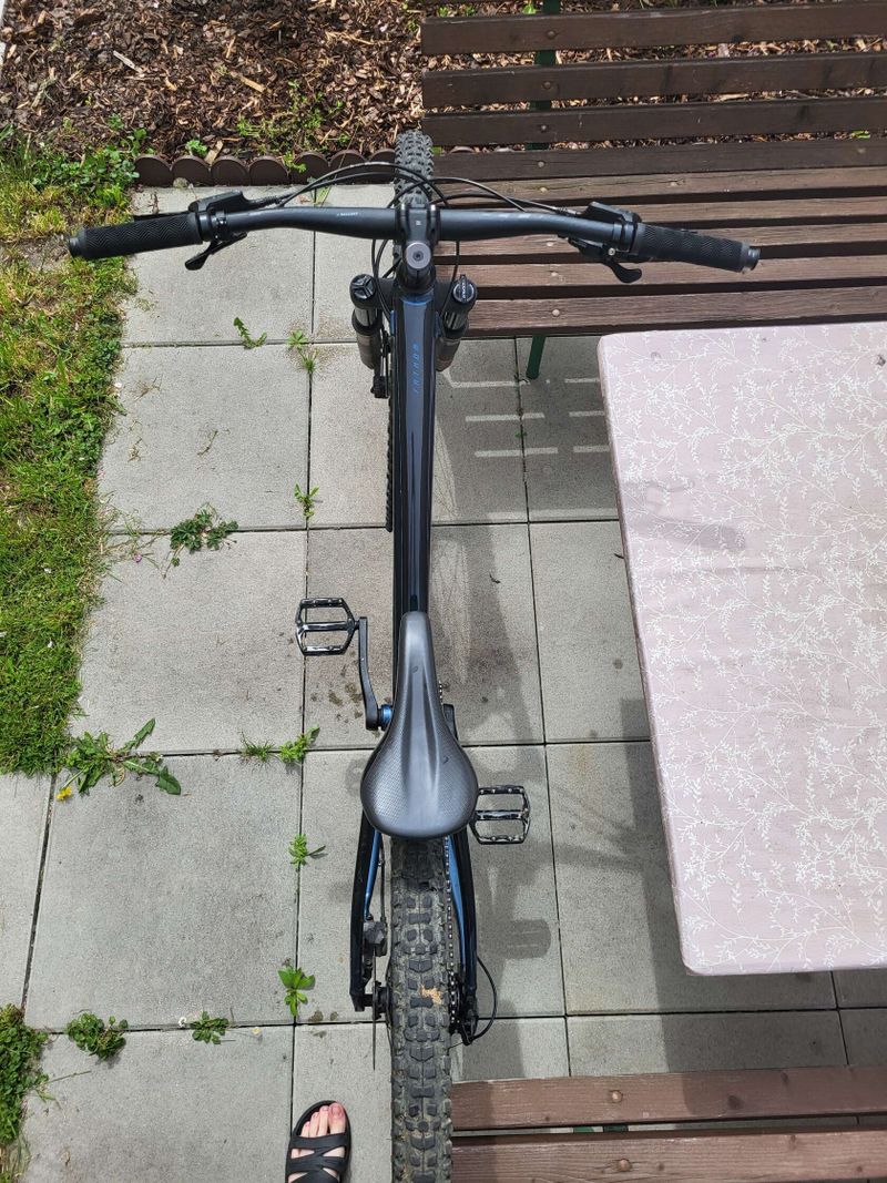 Giant Fathom 2 2022 - Skvělý stav, bežně jeto