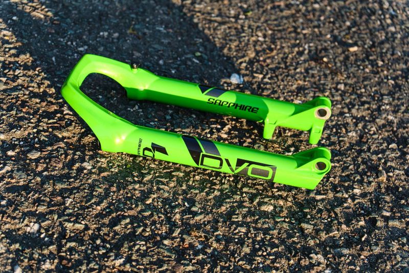 DVO Sapphire D1 spodní nohy 27,5 + nové prachovky + spacery