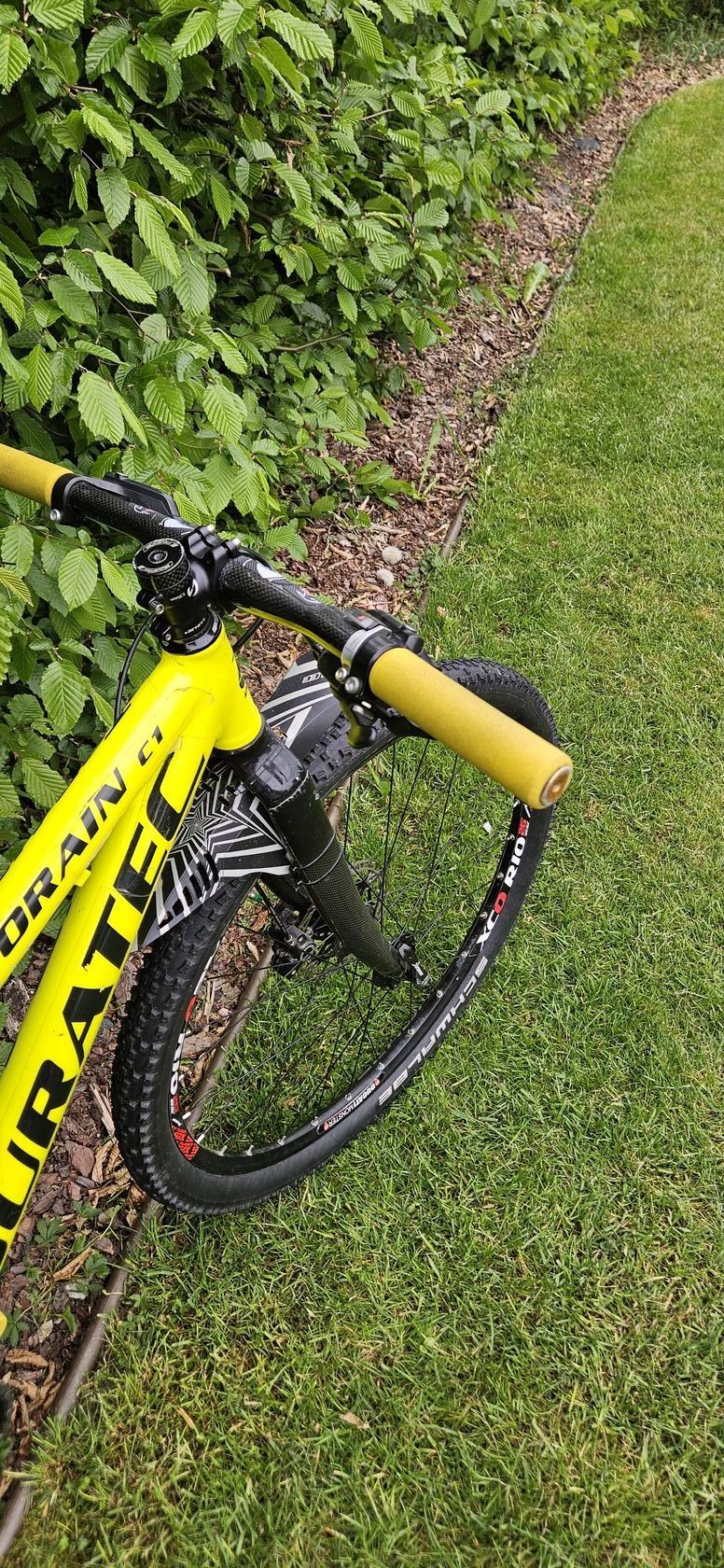 Lehké závodní kolo 9,4kg Duratec 26
