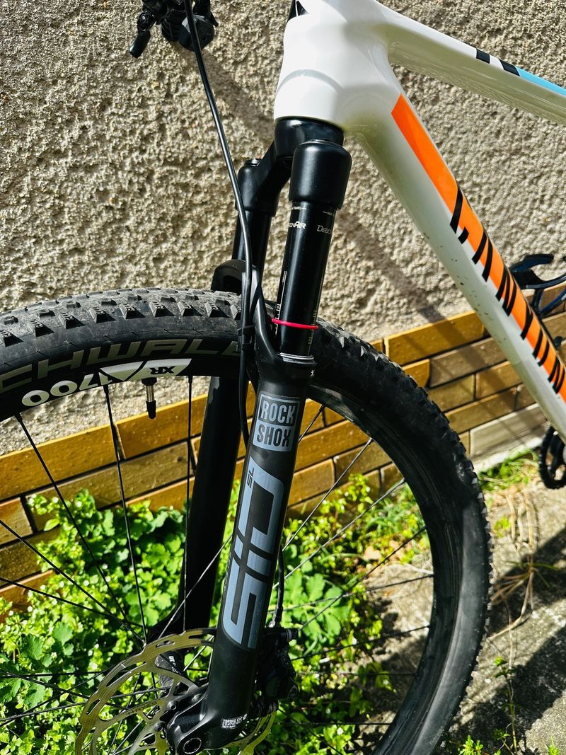 Prodám Canyon Exceed CF6 - 2 roky - VEL: M (velmi málo jeté
