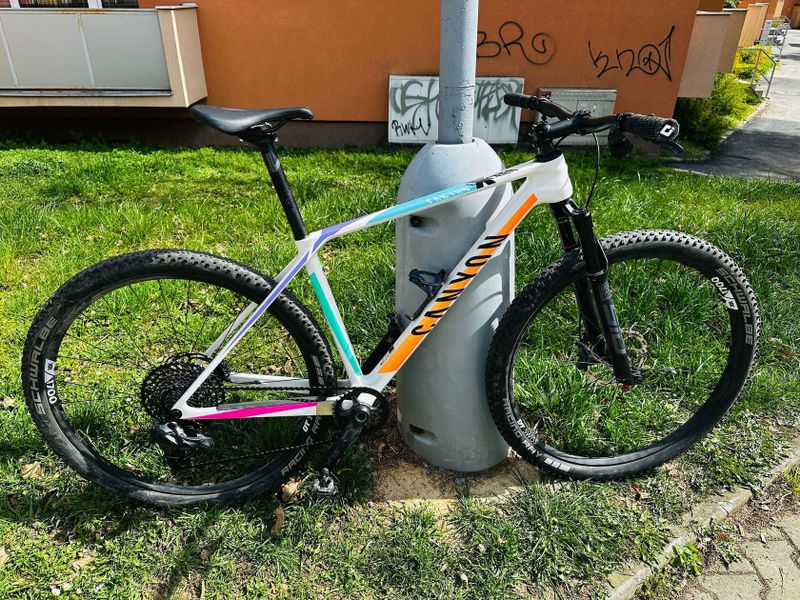 Prodám Canyon Exceed CF6 - 2 roky - VEL: M (velmi málo jeté